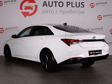 Hyundai Elantra, 2021г., передний привод, автомат