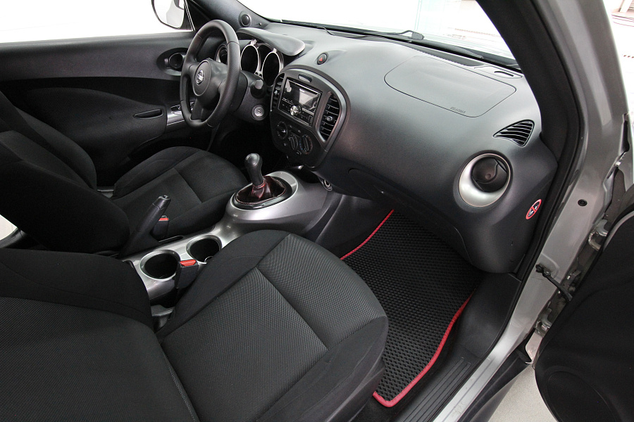 Nissan Juke, 2012г., передний привод, механика