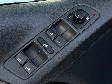 Volkswagen Tiguan, 2011г, передний привод, механика