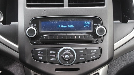 Chevrolet Aveo, 2015г., передний привод, механика