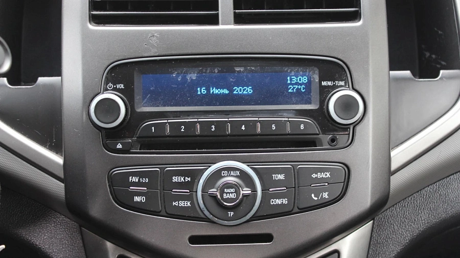 Chevrolet Aveo, 2015г., передний привод, механика