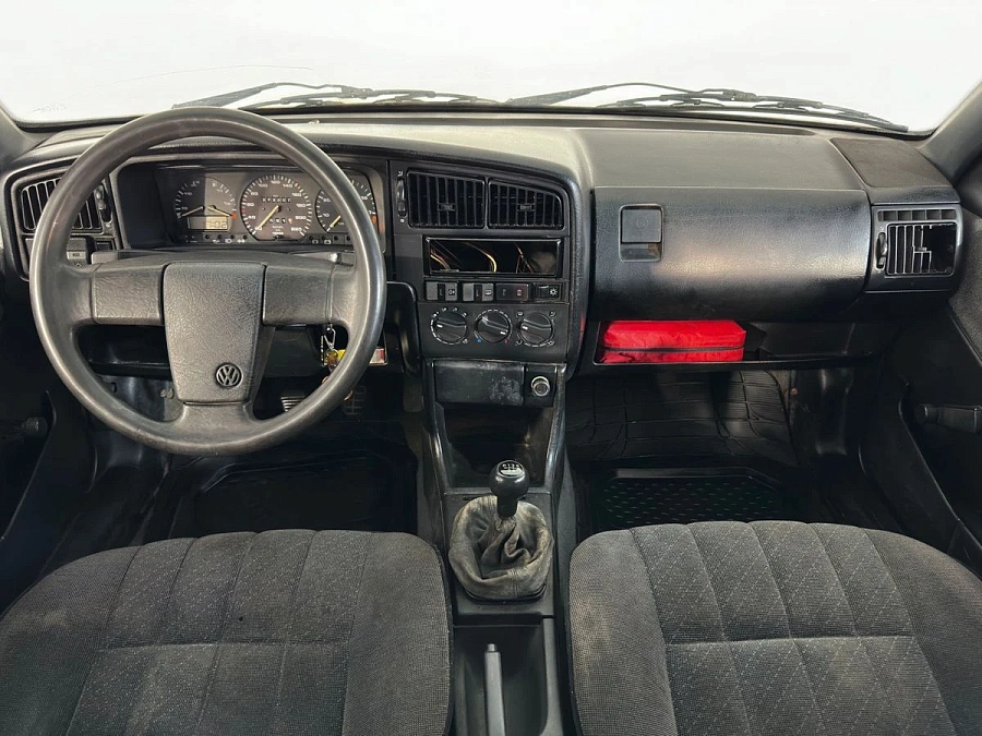 Volkswagen Passat, 1988г., передний привод, механика