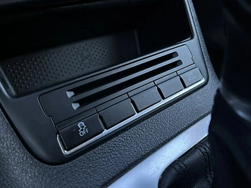 Volkswagen Tiguan, 2012г, передний привод, автомат