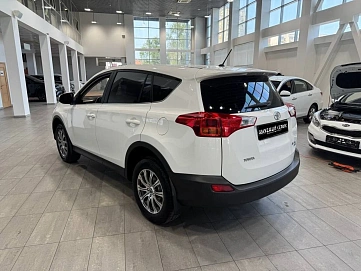 Toyota RAV4, 2013г, полный привод, вариатор