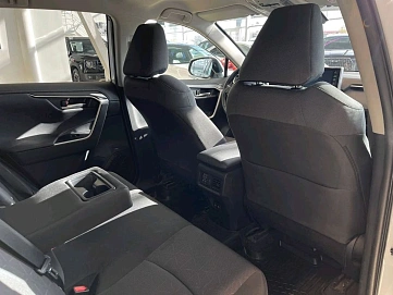 Toyota RAV4, 2020г, передний привод, вариатор
