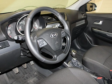 Kia Rio, 2015г, передний привод, механика