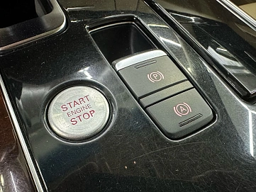 Audi A8, 2011г., полный привод, автомат