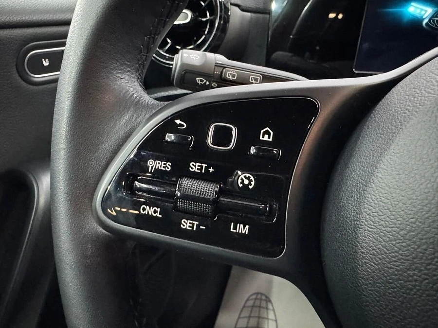 Mercedes-Benz A-Класс, 2019г., передний привод, робот