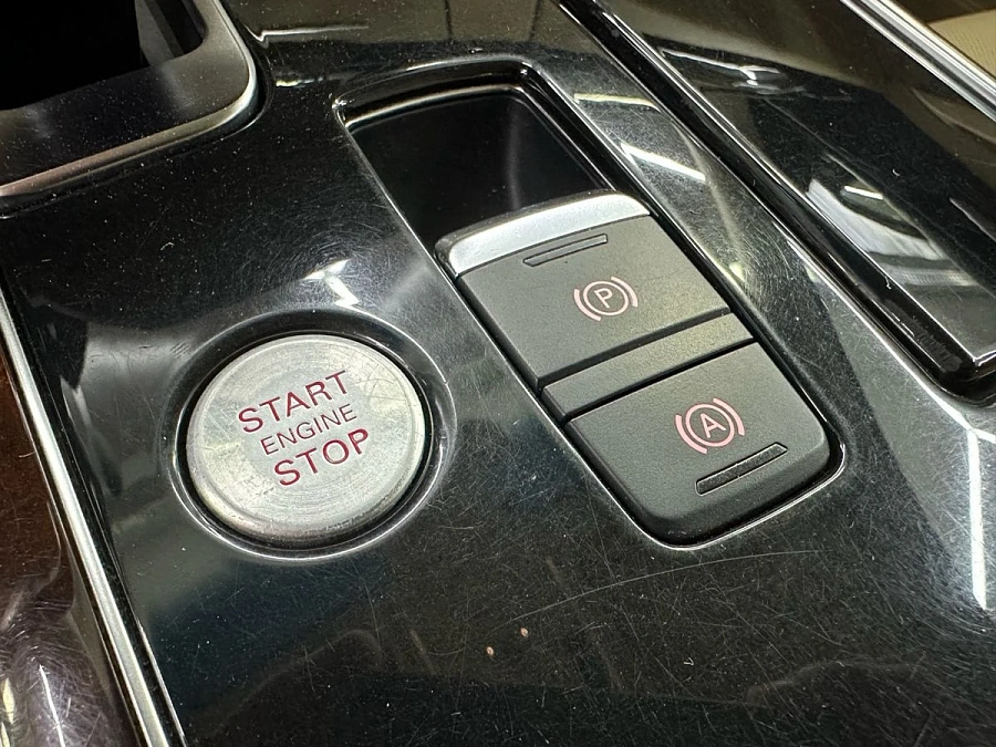 Audi A8, 2011г., полный привод, автомат
