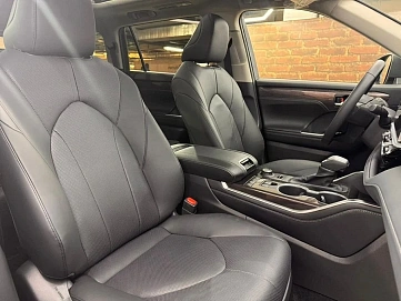 Toyota Highlander, 2025г, полный привод, автомат