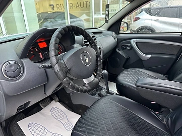 Renault Duster, 2013г, передний привод, автомат