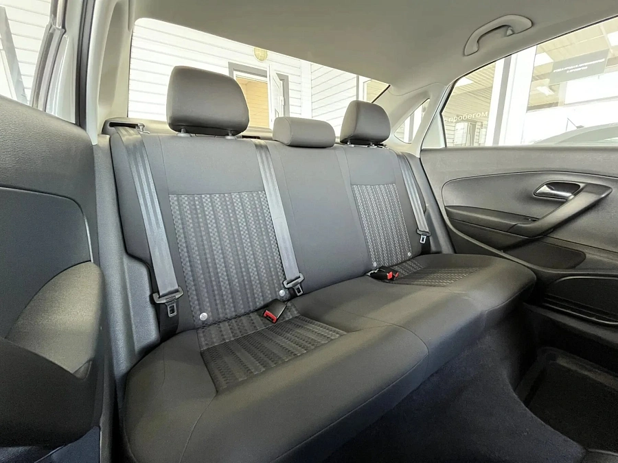 Volkswagen Polo, 2017г., передний привод, автомат