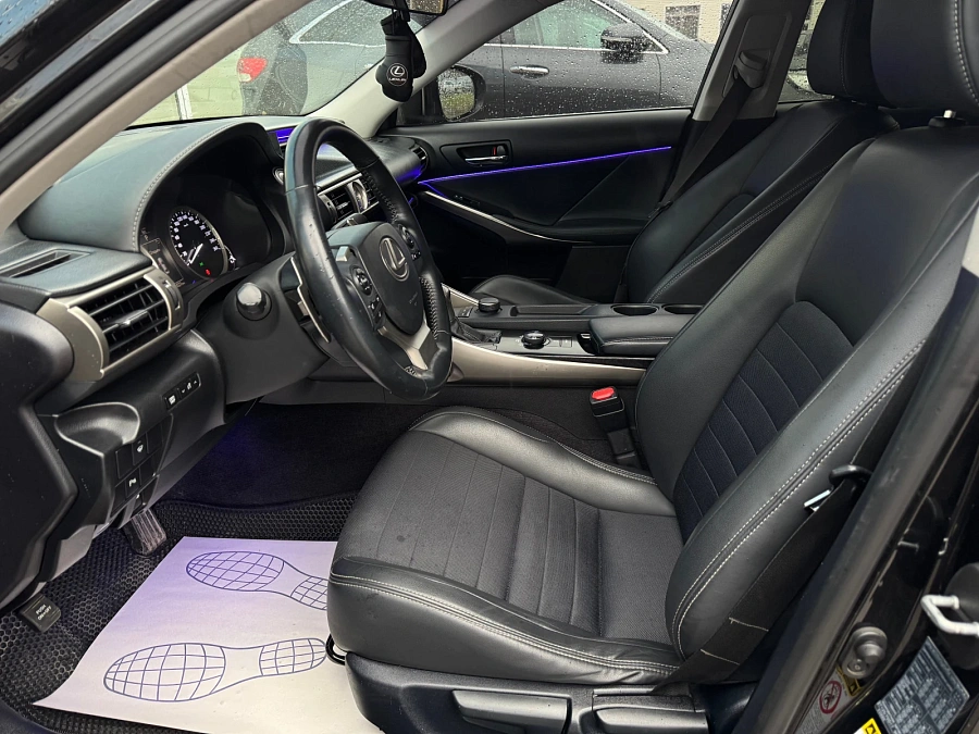 Lexus IS, 2014г., задний привод, автомат