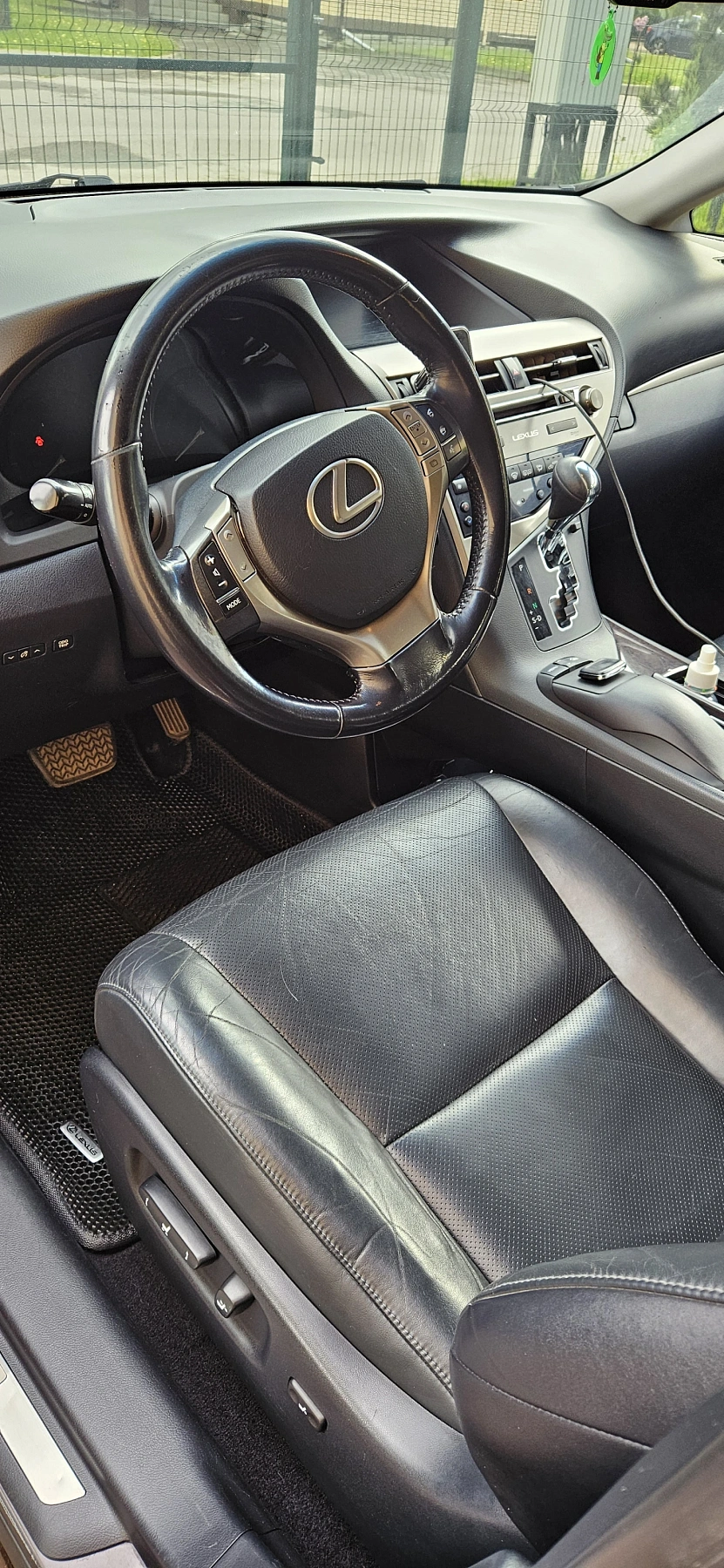 Lexus RX, 2015г., передний привод, автомат