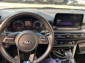Kia Seltos, 2020г, передний привод, робот