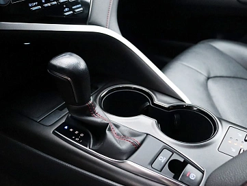 Toyota Camry, 2021г, передний привод, автомат