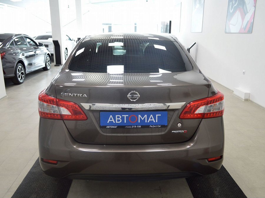 Nissan Sentra, 2016г., передний привод, механика