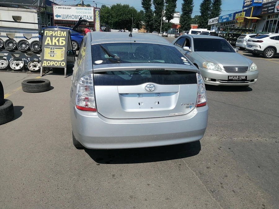 Toyota Prius, 2008г., передний привод, автомат