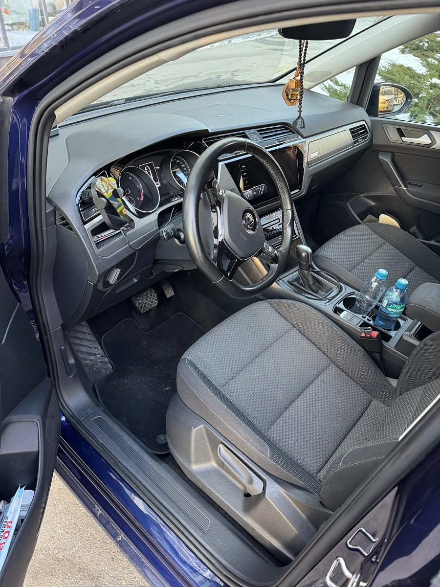 Volkswagen Touran, 2019г., передний привод, робот