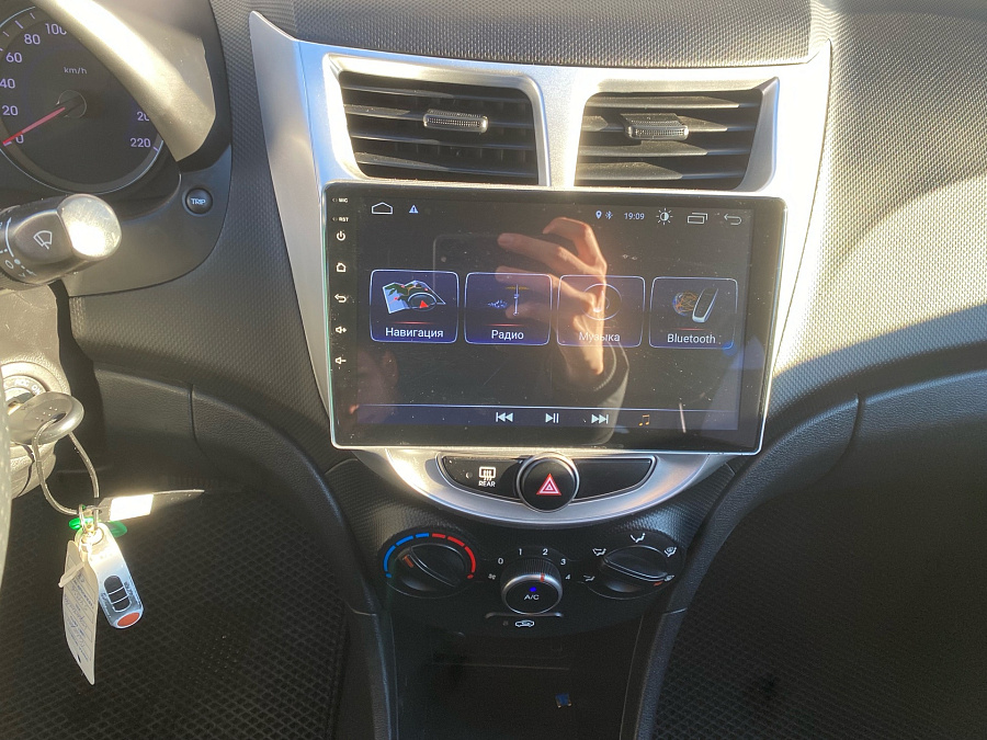 Hyundai Solaris, 2016г., передний привод, автомат