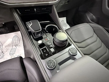 Volkswagen Touareg, 2025г, полный привод, автомат