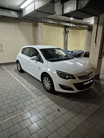 Opel Astra, 2015г, передний привод, механика