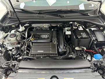 Audi Q3, 2022г, передний привод, робот