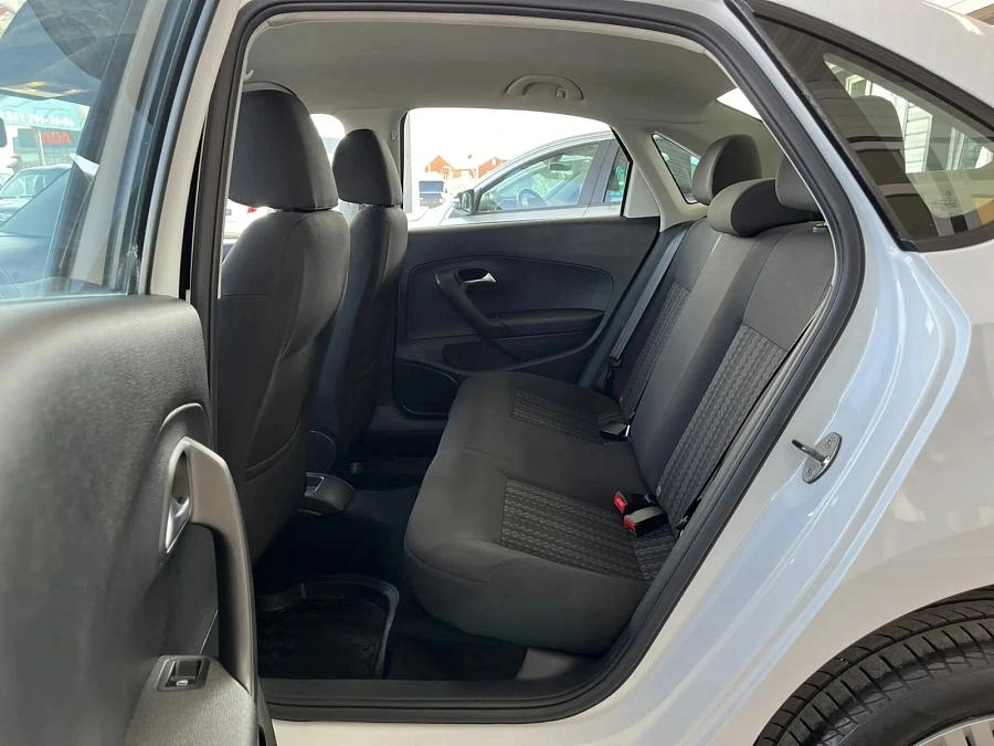 Volkswagen Polo, 2017г., передний привод, автомат