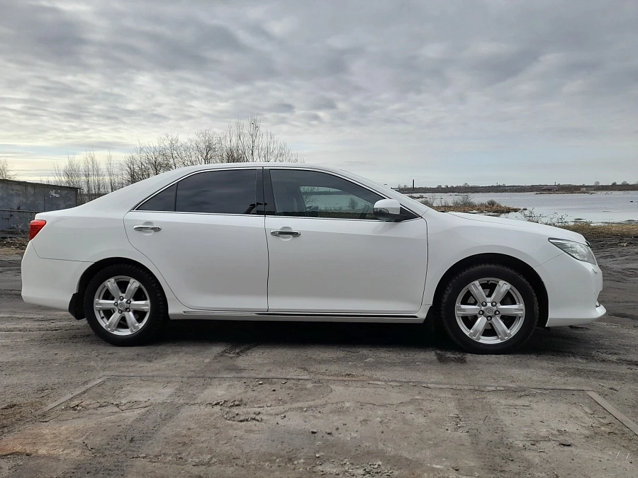 Toyota Camry, 2013г., передний привод, автомат