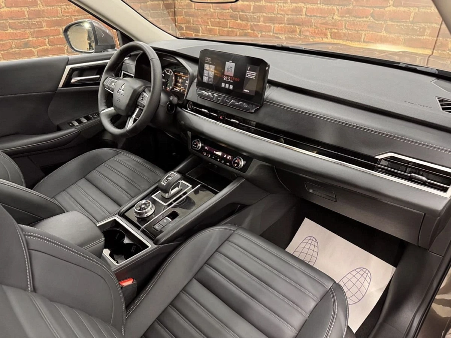 Mitsubishi Outlander, 2023г., полный привод, вариатор