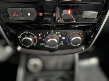 Nissan , 2018г., передний привод, механика