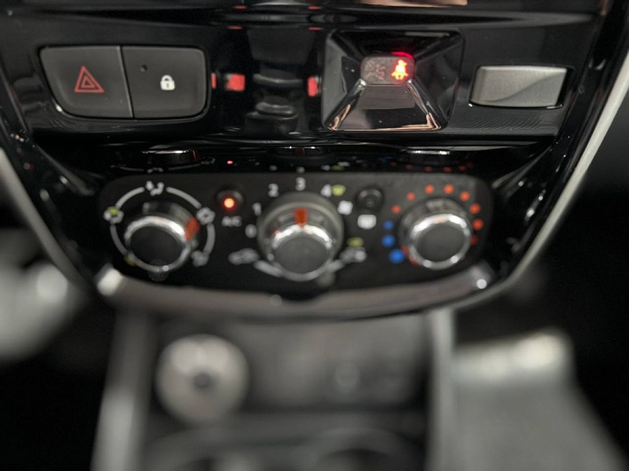 Nissan , 2018г., передний привод, механика