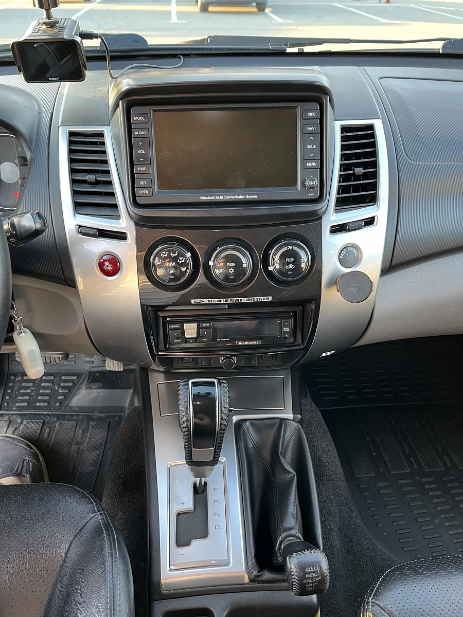 Mitsubishi Pajero Sport, 2011г., полный привод, автомат