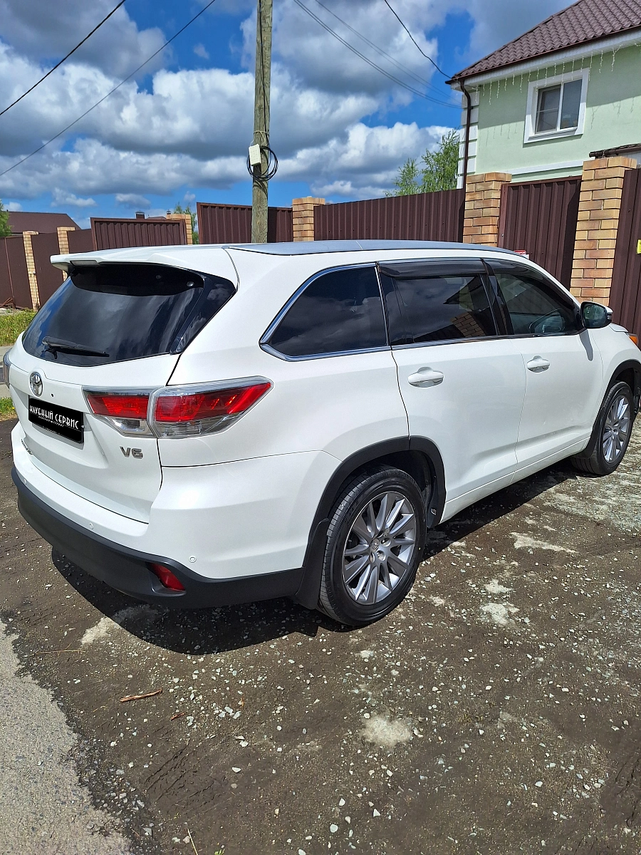 Toyota Highlander, 2014г., полный привод, автомат