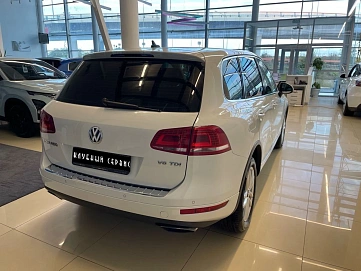 Volkswagen Touareg, 2012г, полный привод, автомат