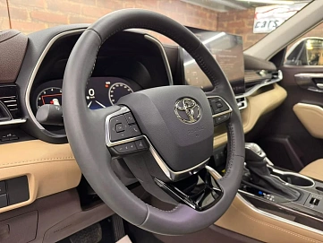 Toyota Highlander, 2025г, полный привод, автомат