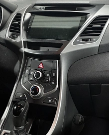 Hyundai Elantra, 2015г, передний привод, автомат