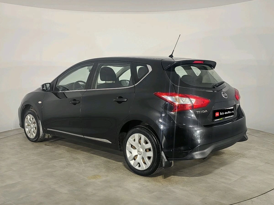 Nissan Tiida, 2015г., передний привод, механика