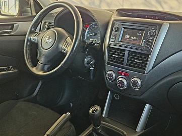 Subaru Forester, 2011г., полный привод, механика