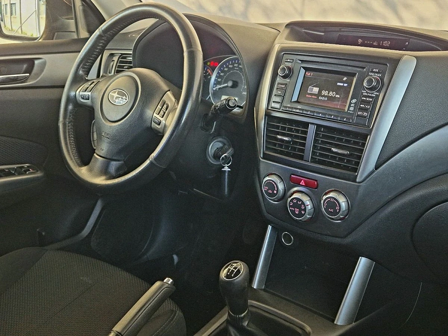 Subaru Forester, 2011г., полный привод, механика