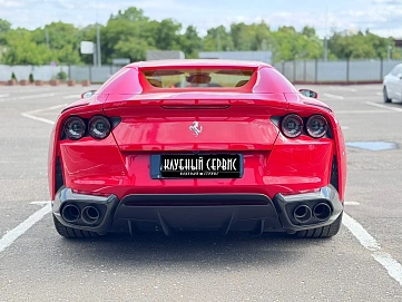 Ferrari 812, 2021г, задний привод, робот