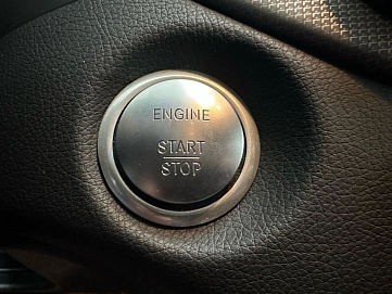 Mercedes-Benz , 2019г., полный привод, робот