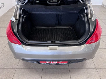 Peugeot 308, 2011г, передний привод, автомат