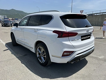 Hyundai Santa Fe, 2018г, передний привод, автомат