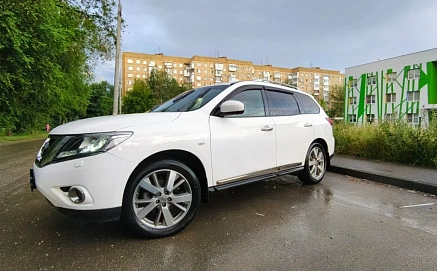 Nissan Pathfinder, 2015г, полный привод, вариатор
