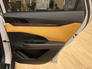 Changan UNI-V, 2023г, передний привод, робот