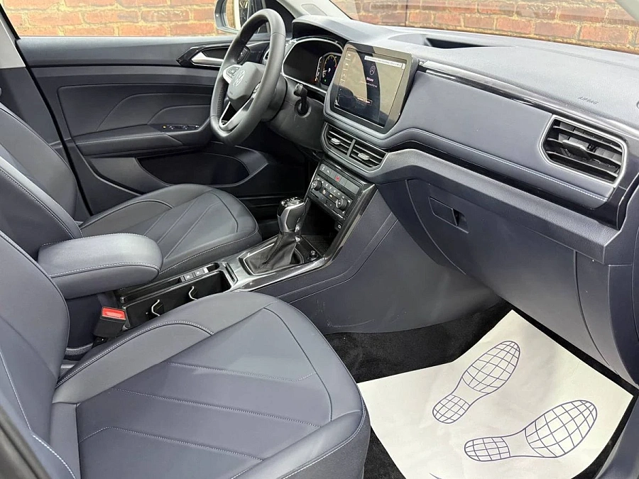 Volkswagen Tharu XR, 2025г., передний привод, робот