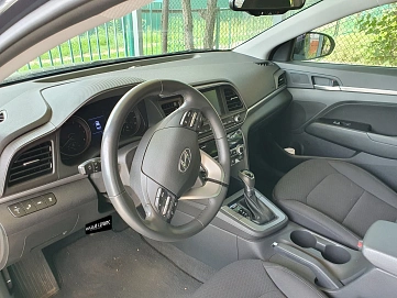 Hyundai Elantra, 2020г, передний привод, автомат