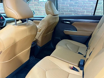 Toyota Highlander, 2025г, полный привод, автомат