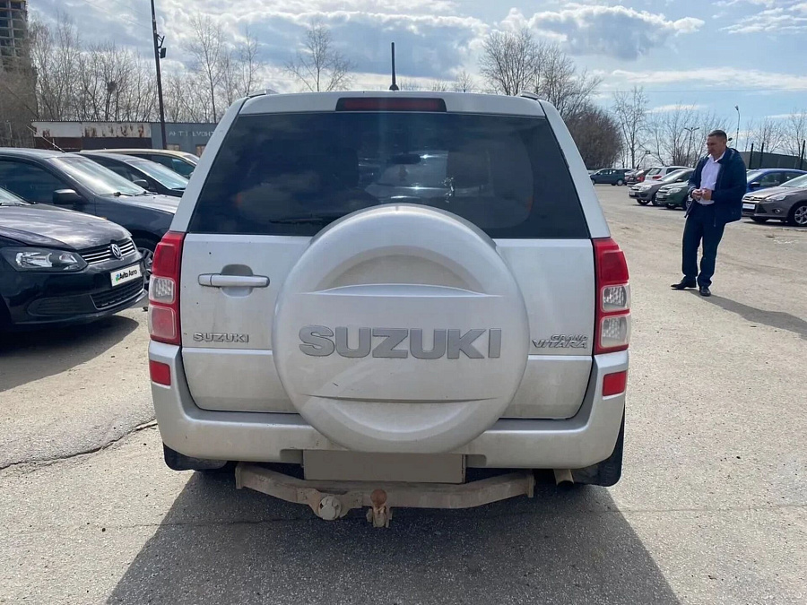 Suzuki Grand Vitara, 2010г., передний привод, механика
